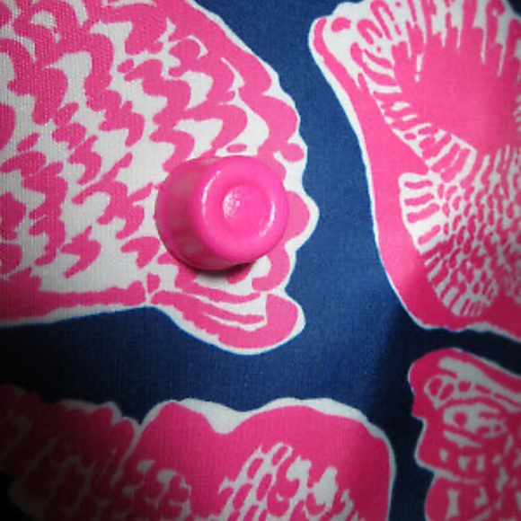 Cute As A Shell Lilly Pulitzer Beach Cooler - Picture 2 of 4